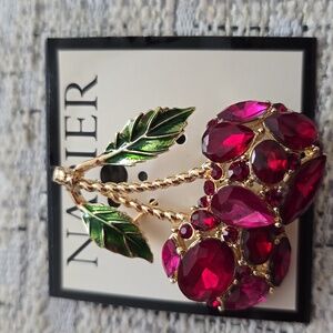 NAPIER BRAND WOMEN'S FASHION JEWELRY PIN BEAUTIFUL "CHERRIES" WITH GOLDTONE